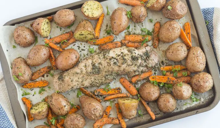 Pork tenderloin and vegetables sheet pan dinner.