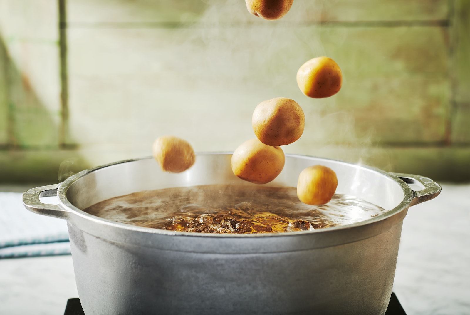 https://www.littlepotatoes.com/wp-content/uploads/2020/09/How-to-Boil-Little-Potatoes-Feature-Image.jpg