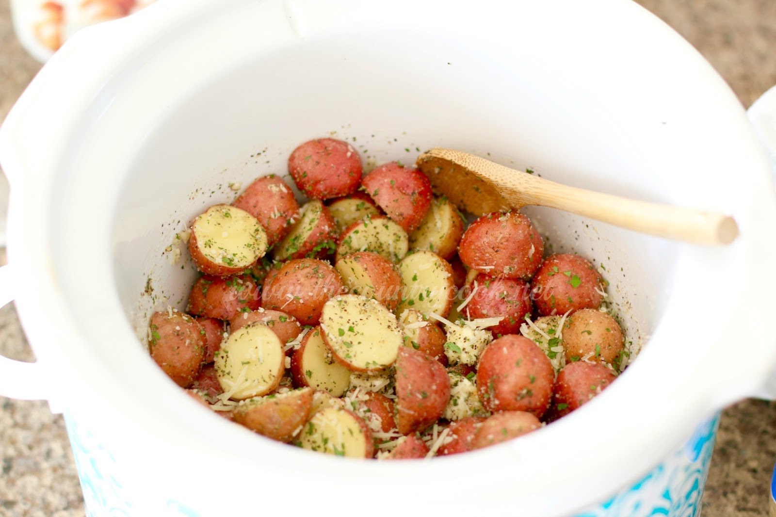 Slow Cooker Garlic and Parmesan Potatoes