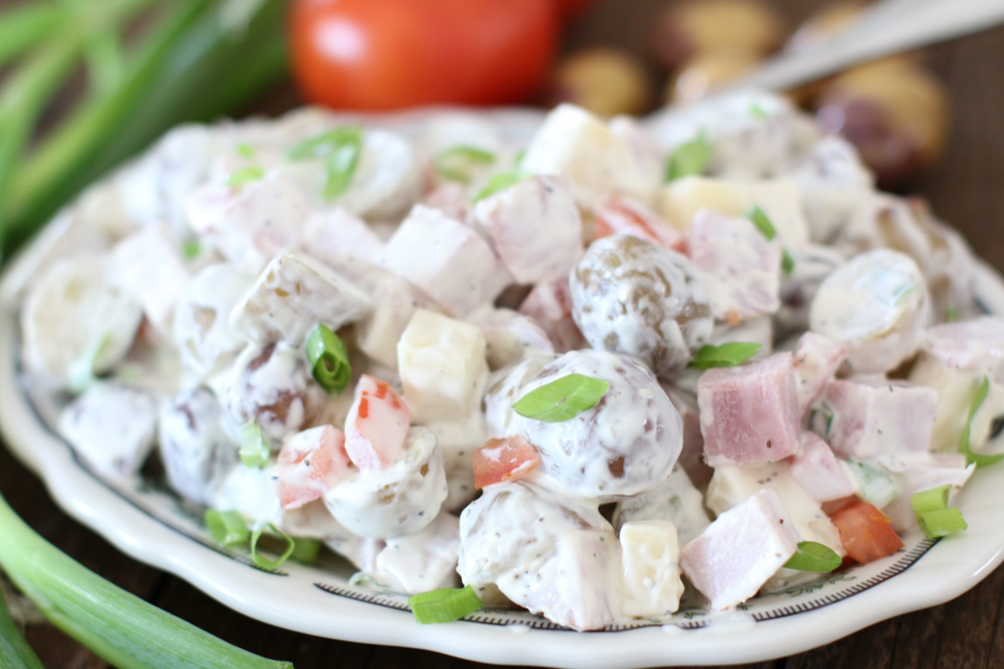 Salade de pommes de terre avec du jambon